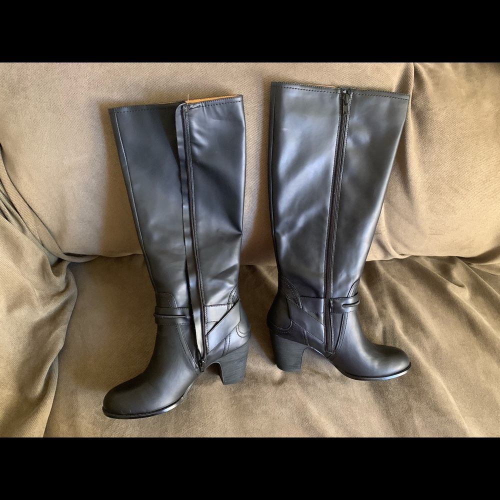 Shoes - Picture 3 of 5
